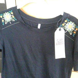 Alp-n-Rock Women's Embroidered Tee Size 1/XS